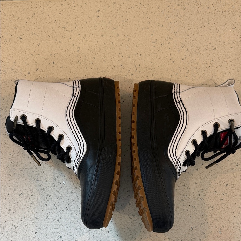 Vans Black and White Winter Boots - Picture 4 of 8